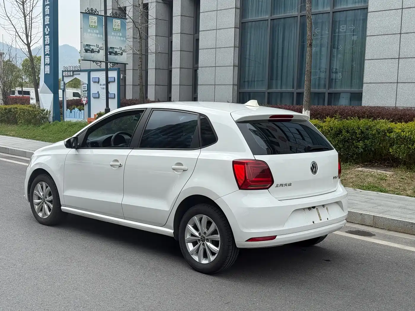 Volkswagen Polo 2016 1.4L Manual Trend фото 4