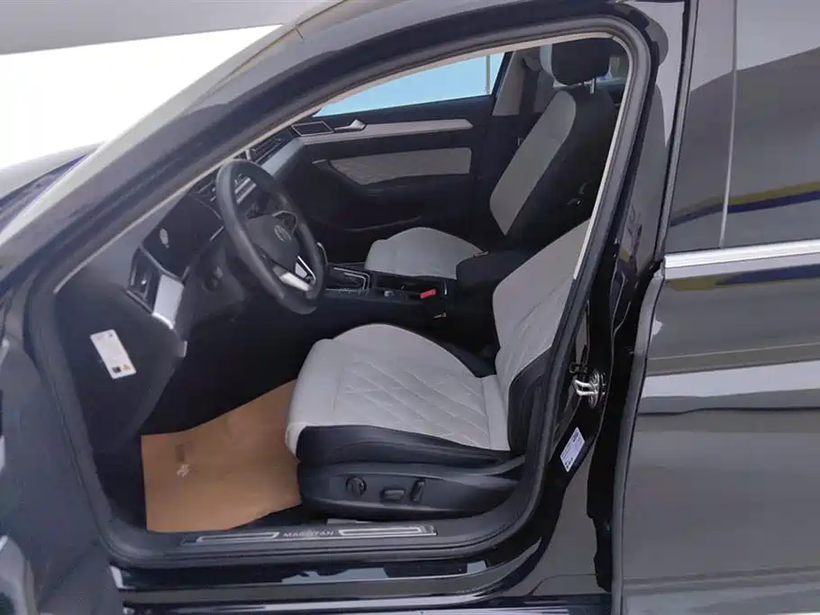 Volkswagen Magotan 2023 Model 2 Million Commemorative Edition 330TSI DSG Luxury фото 9