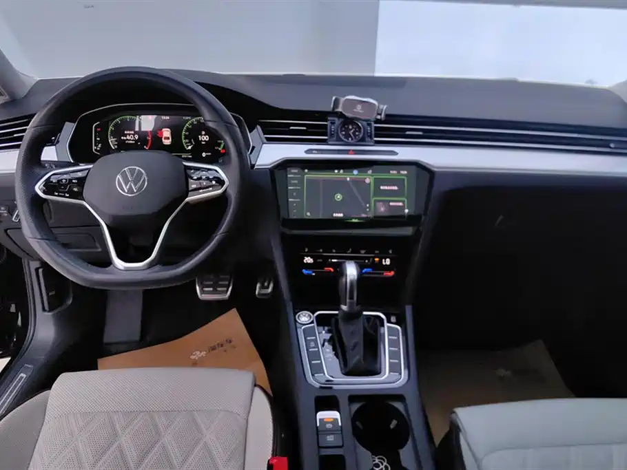 Volkswagen Magotan 2023 Model 2 Million Commemorative Edition 330TSI DSG Luxury фото 12