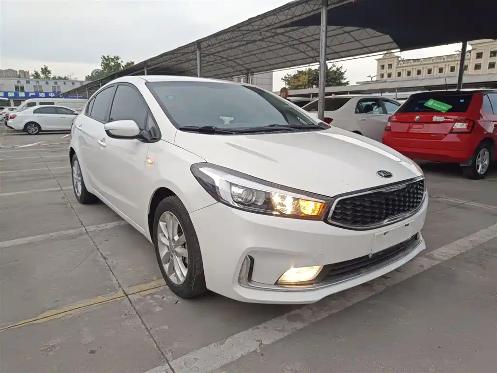 Kia K3 2017 1.6L Automatic 15th Anniversary Special GLS фото 4