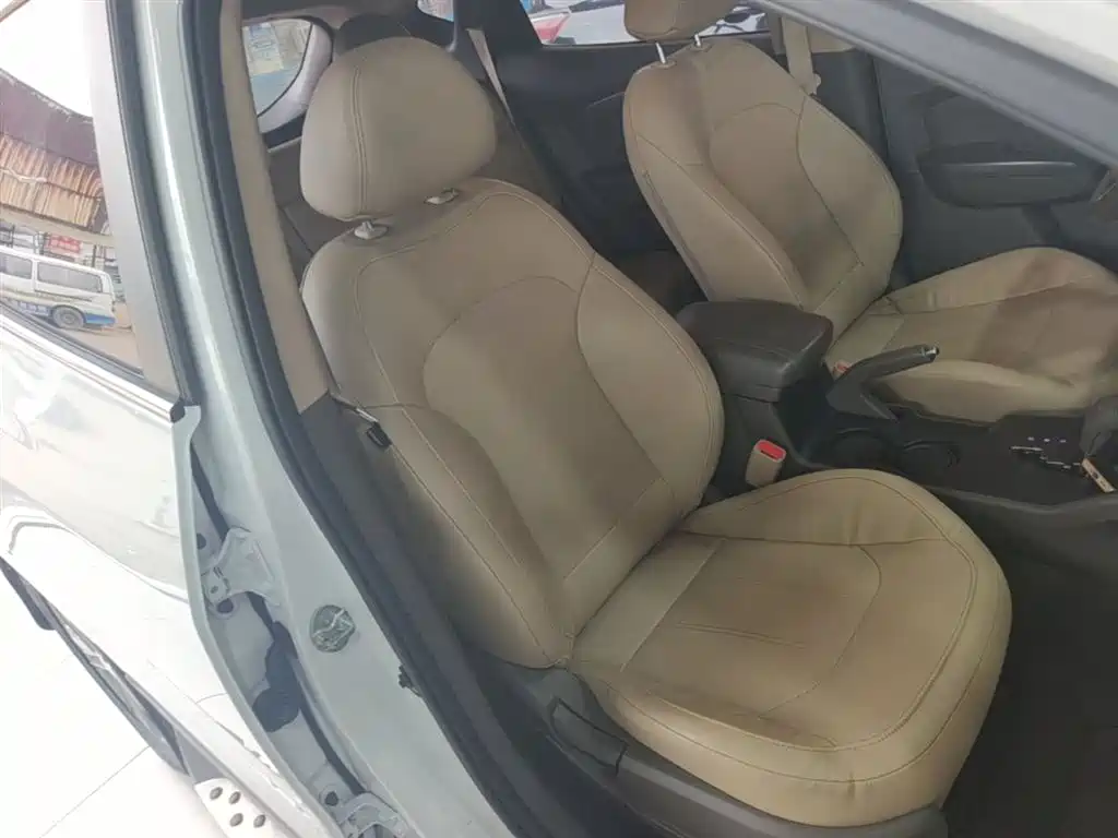 Hyundai Beijing Hyundai ix35 2015 2.0L Automatic 2WD Smart Type China IV фото 25