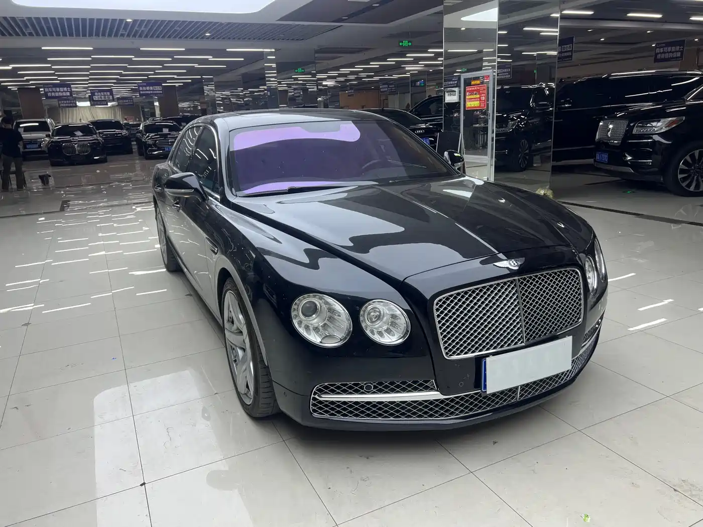 Bentley Flying Spur 2014 4.0T V8 Prestige Edition фото 3