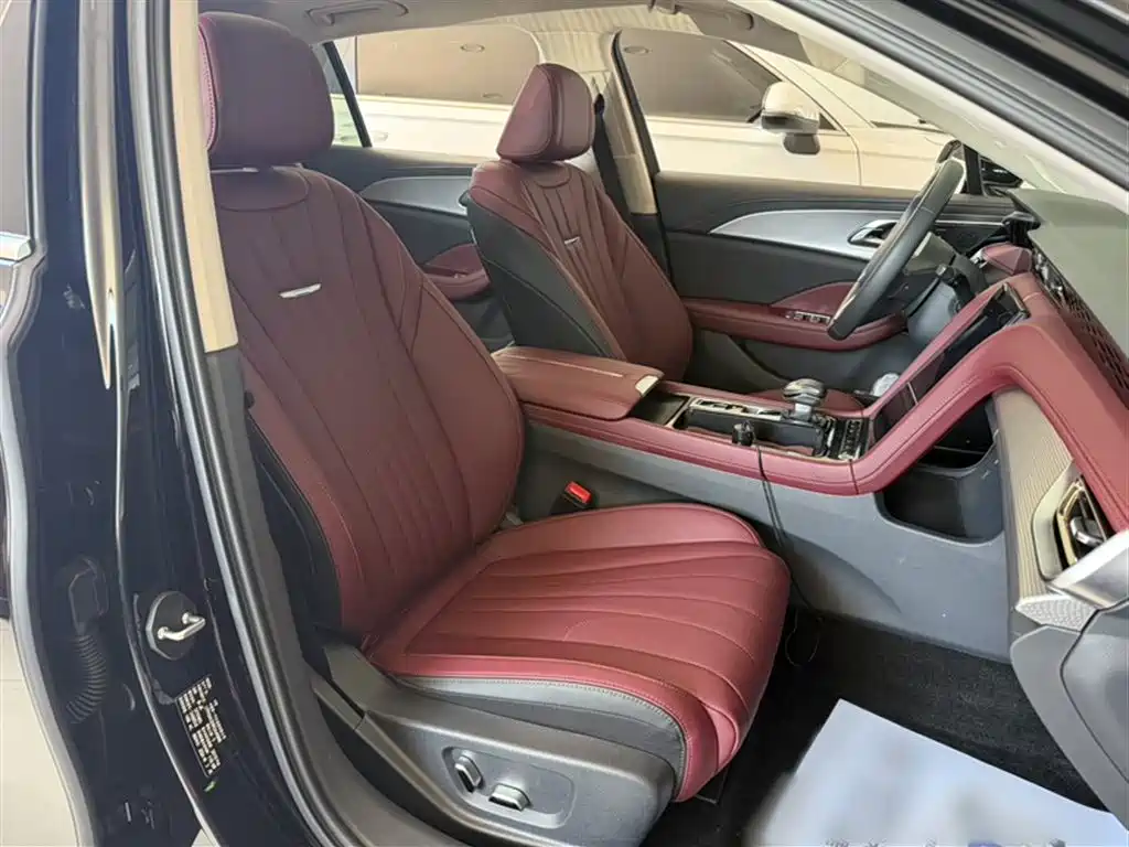 Hongqi H5 2024 1.5T DCT Smart Connect Flag Rhythm Edition фото 4