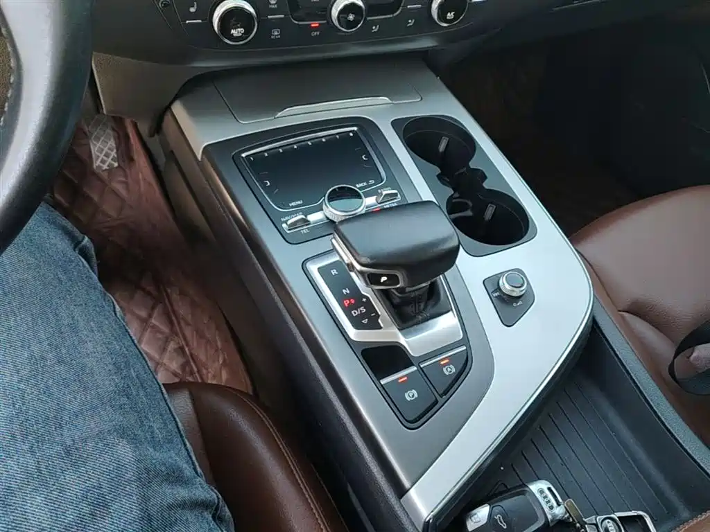 Audi Q7 2019 45 TFSI Comfort фото 14