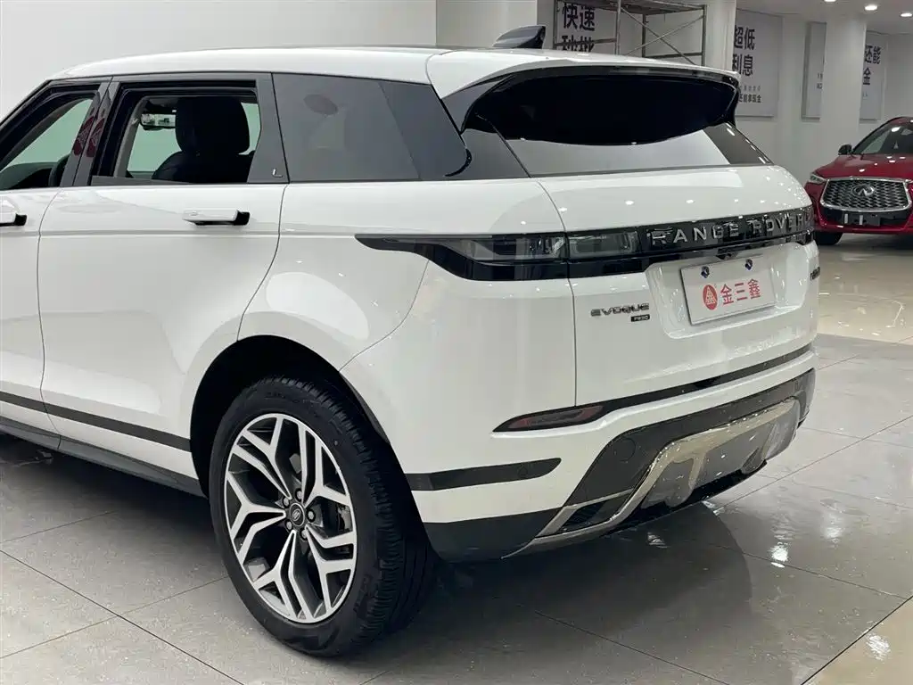 Land Rover Range Rover Evoque 2023 Range Rover Evoque L 249PS Luxury Edition фото 33