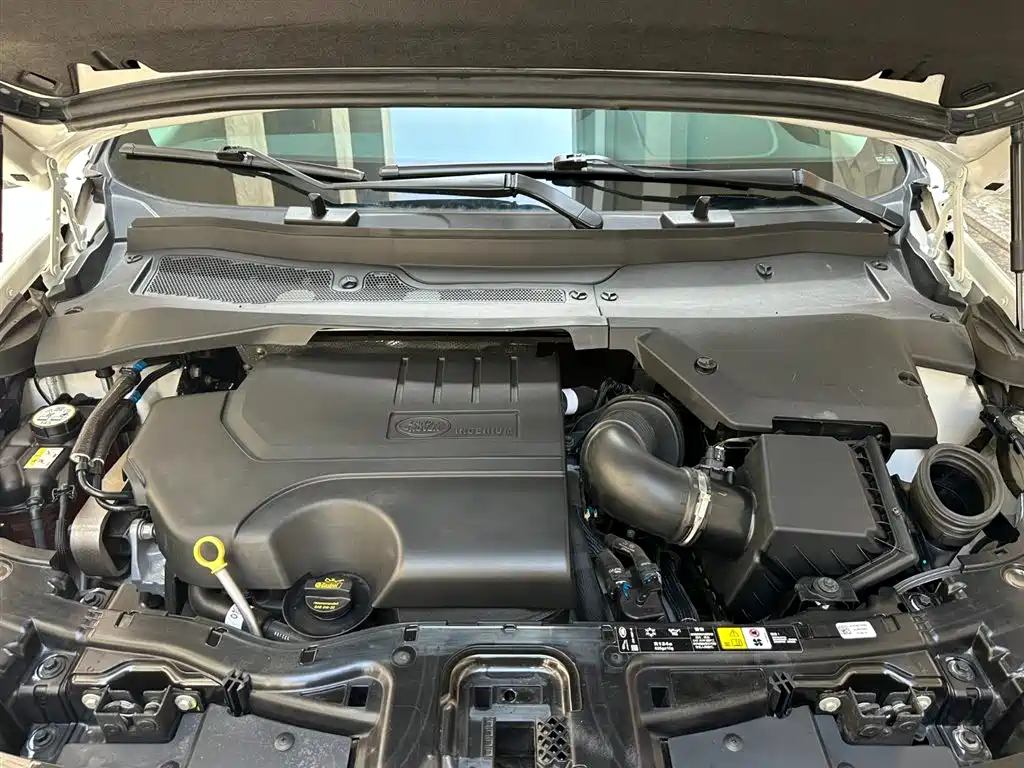Land Rover Discovery Sport 2024 Performance Technology Edition фото 7