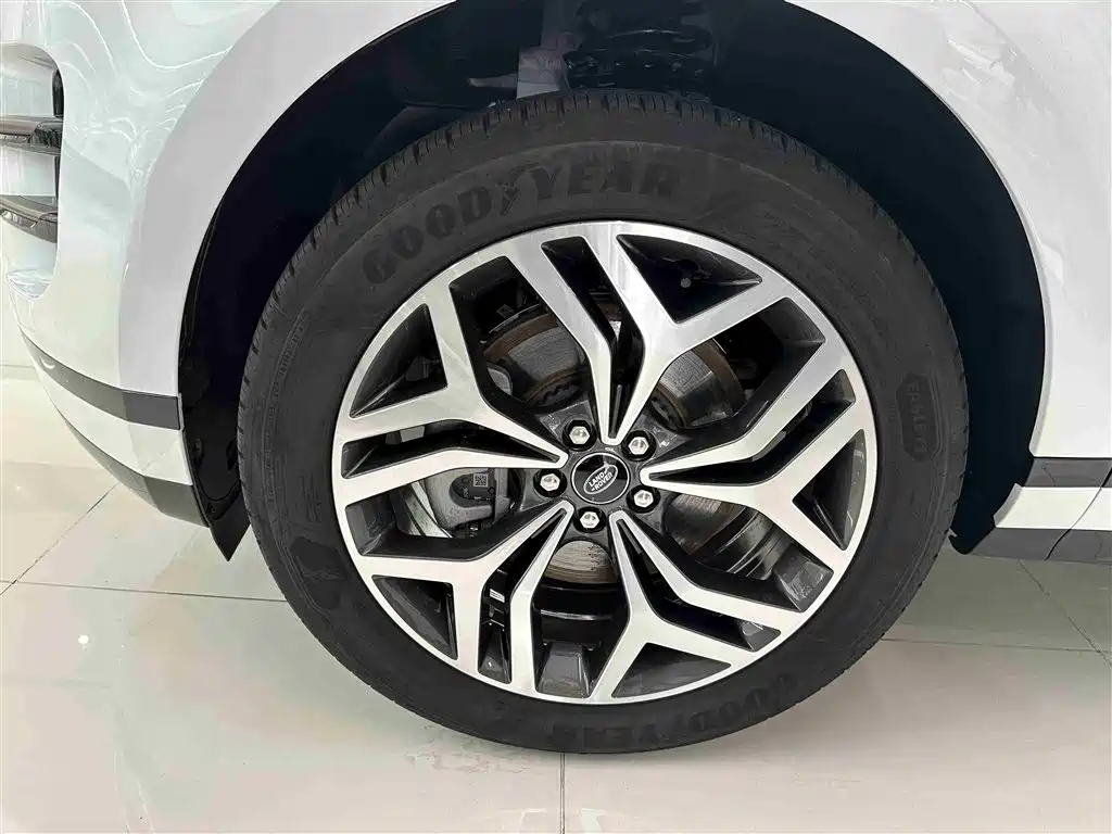 Land Rover Range Rover Evoque 2026 Range Rover Evoque L SE фото 5