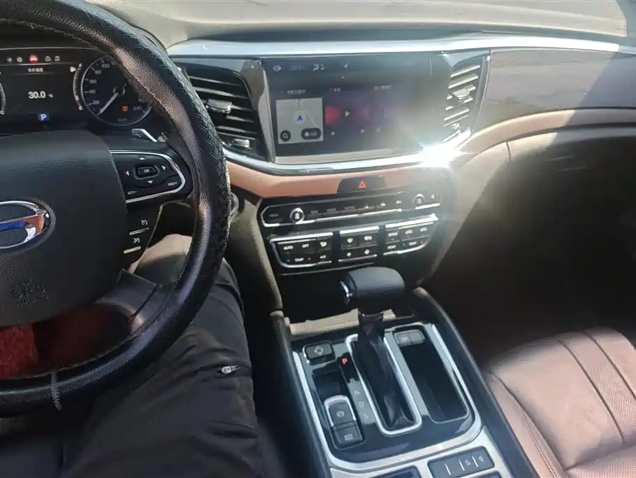 GAC Trumpchi Trumpchi GS8 2017 320T 2WD Luxury Smart Connect (7-seater) фото 12