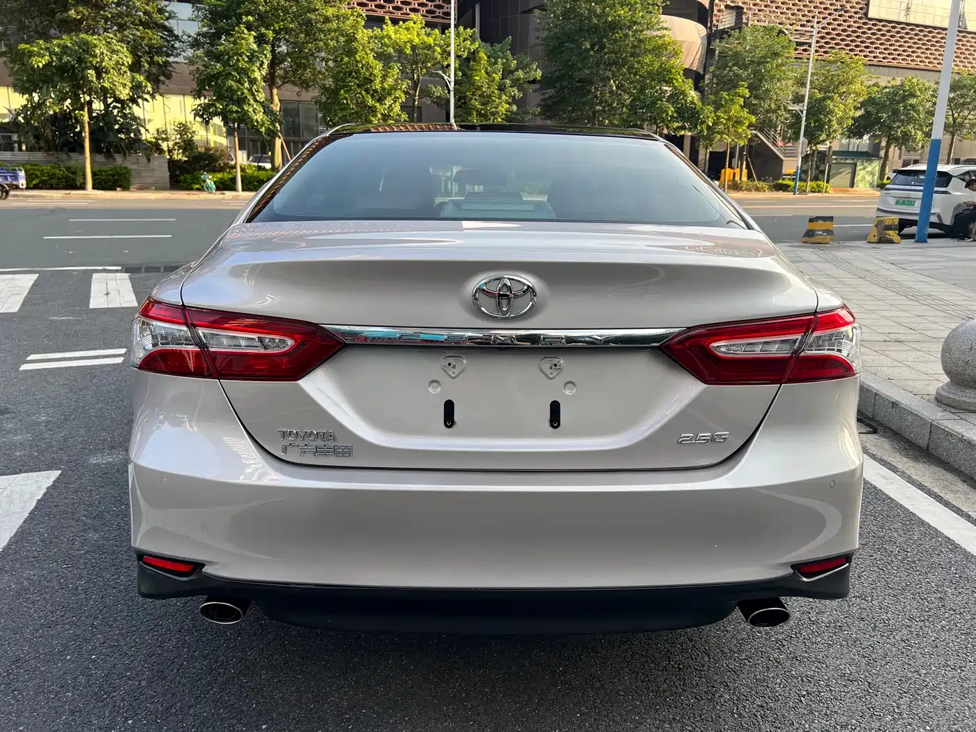 Toyota Camry 2018 2.5G Luxury Edition фото 7