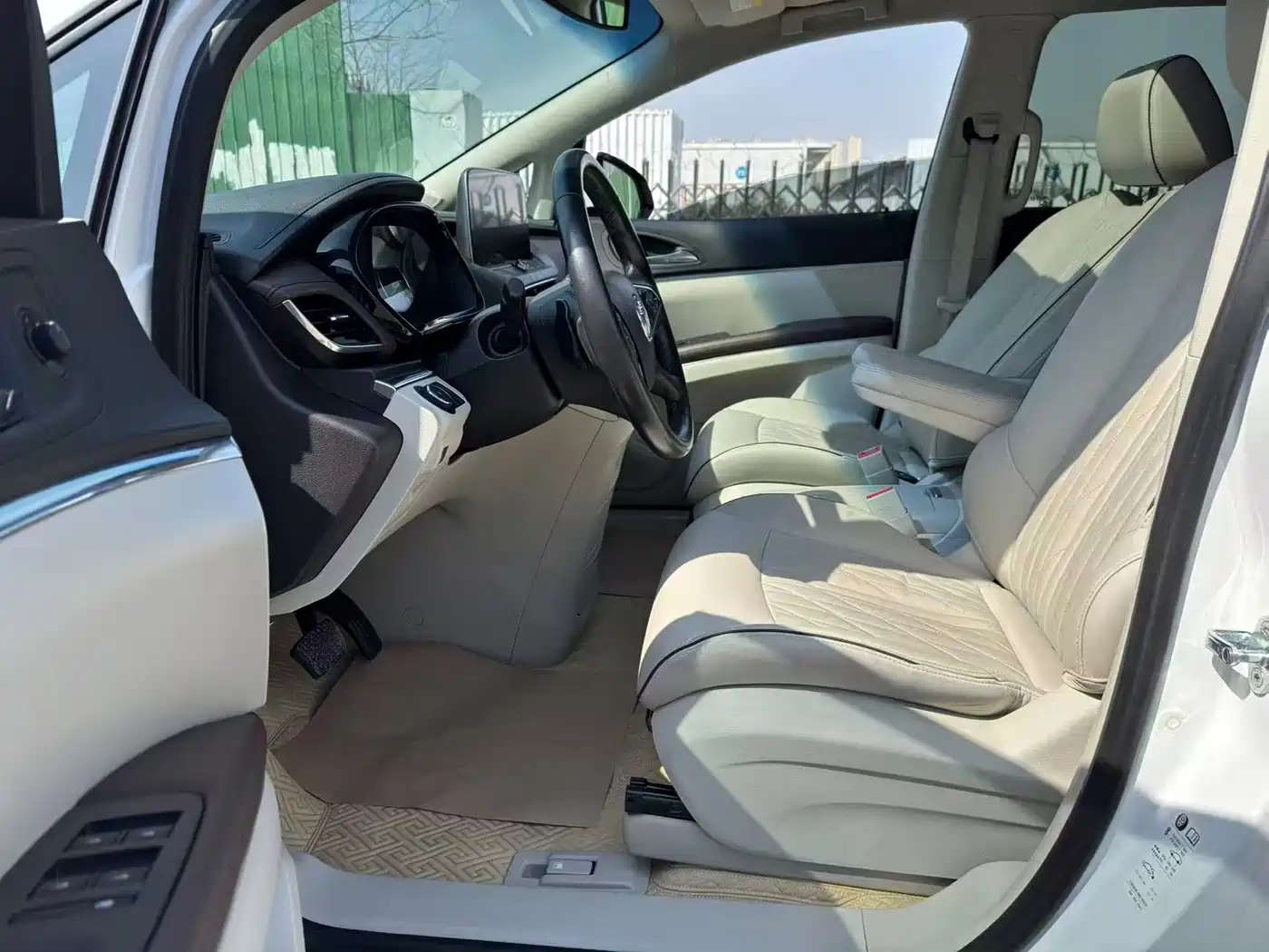 Buick GL8 2022 Land Business Class 652T Luxury фото 4