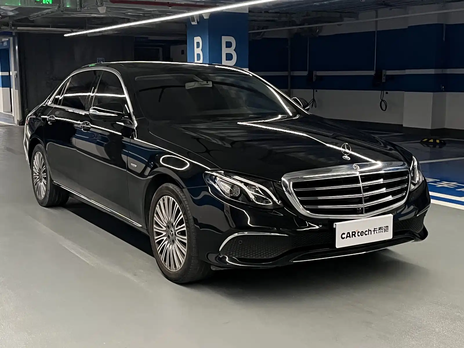 Фото 3 - Mercedes-Benz E-Class