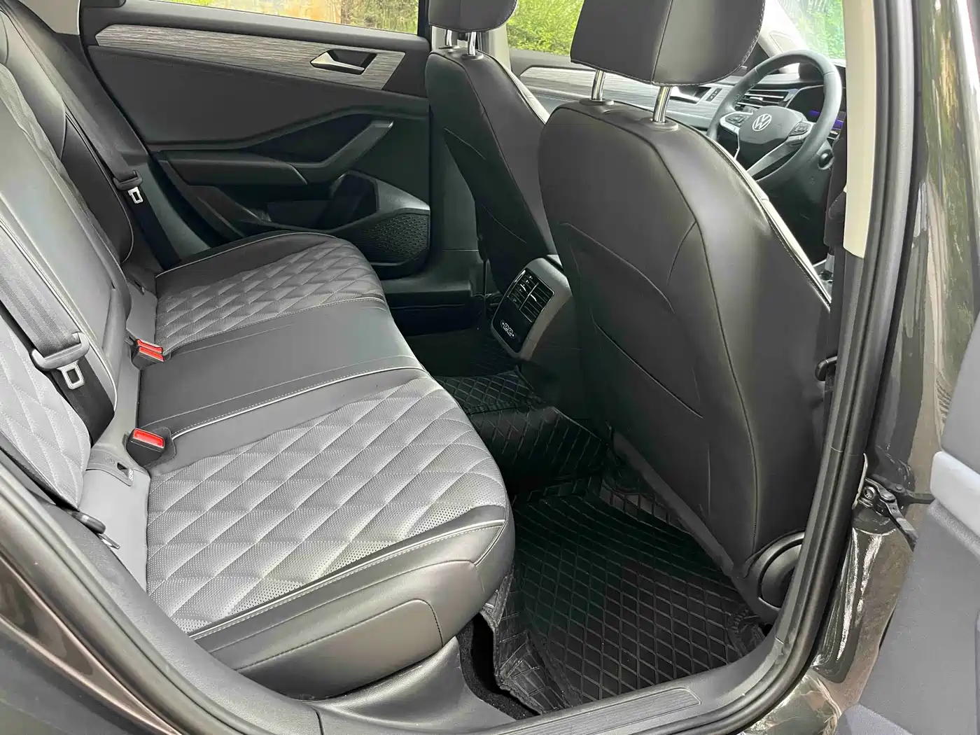 Volkswagen Sagitar 2025 300TSI DSG Surpass Edition фото 23