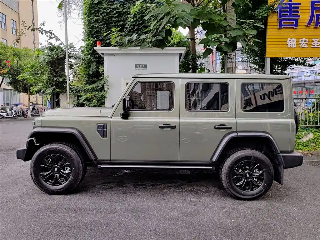212 T01 2025 2024 2.0T Explorer