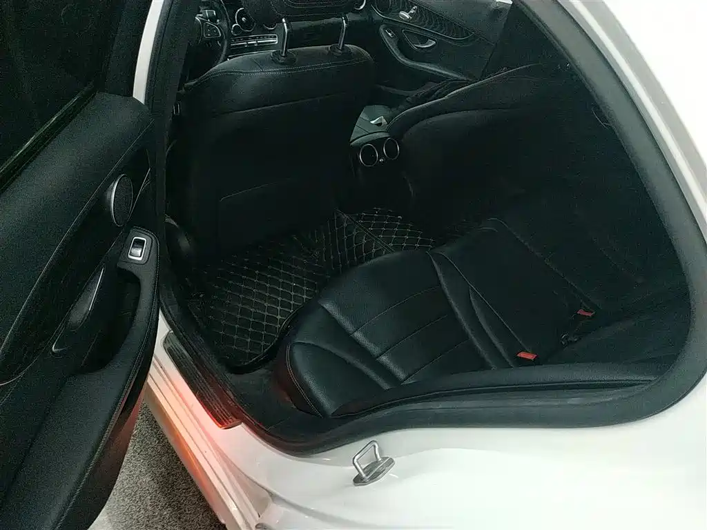 Mercedes-Benz C-Class 2017 C 180 L Sport фото 17