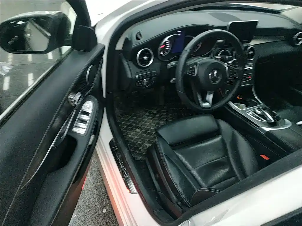 Mercedes-Benz C-Class 2017 C 180 L Sport фото 16