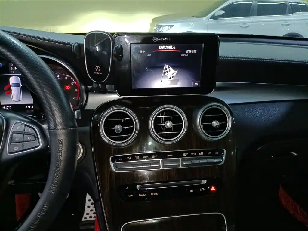 Mercedes-Benz GLC 2018 GLC 260 4MATIC Dynamic фото 13