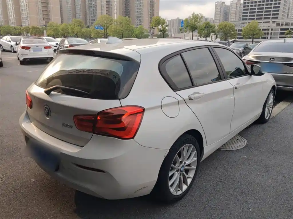 BMW 1 Series (Import) 2015 120i Leading фото 7