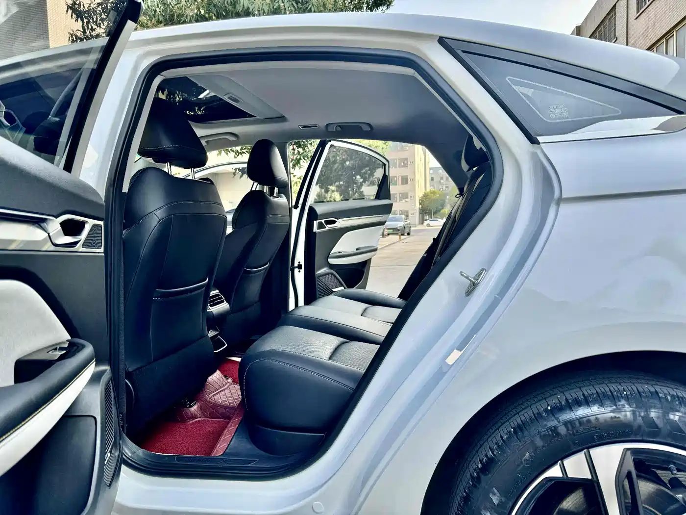 Geely Emgrand L 2022 2022 1.4T CVT Flagship
