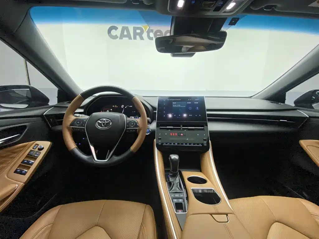 Toyota Avalon 2023 Hybrid 2.5L XLE Premium Edition фото 13