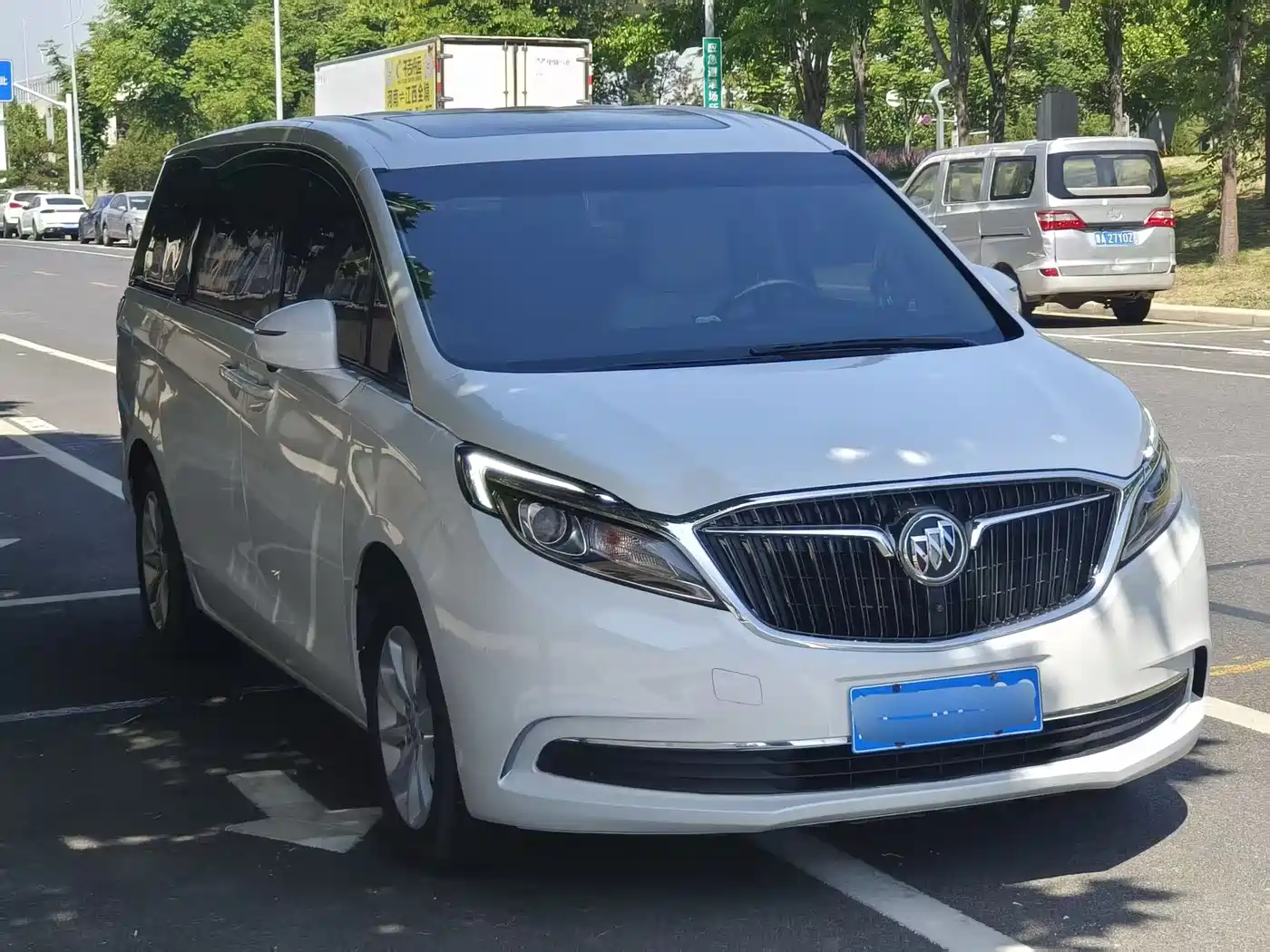Buick GL8 2018 ES 28T Comfort Type China VI фото 2
