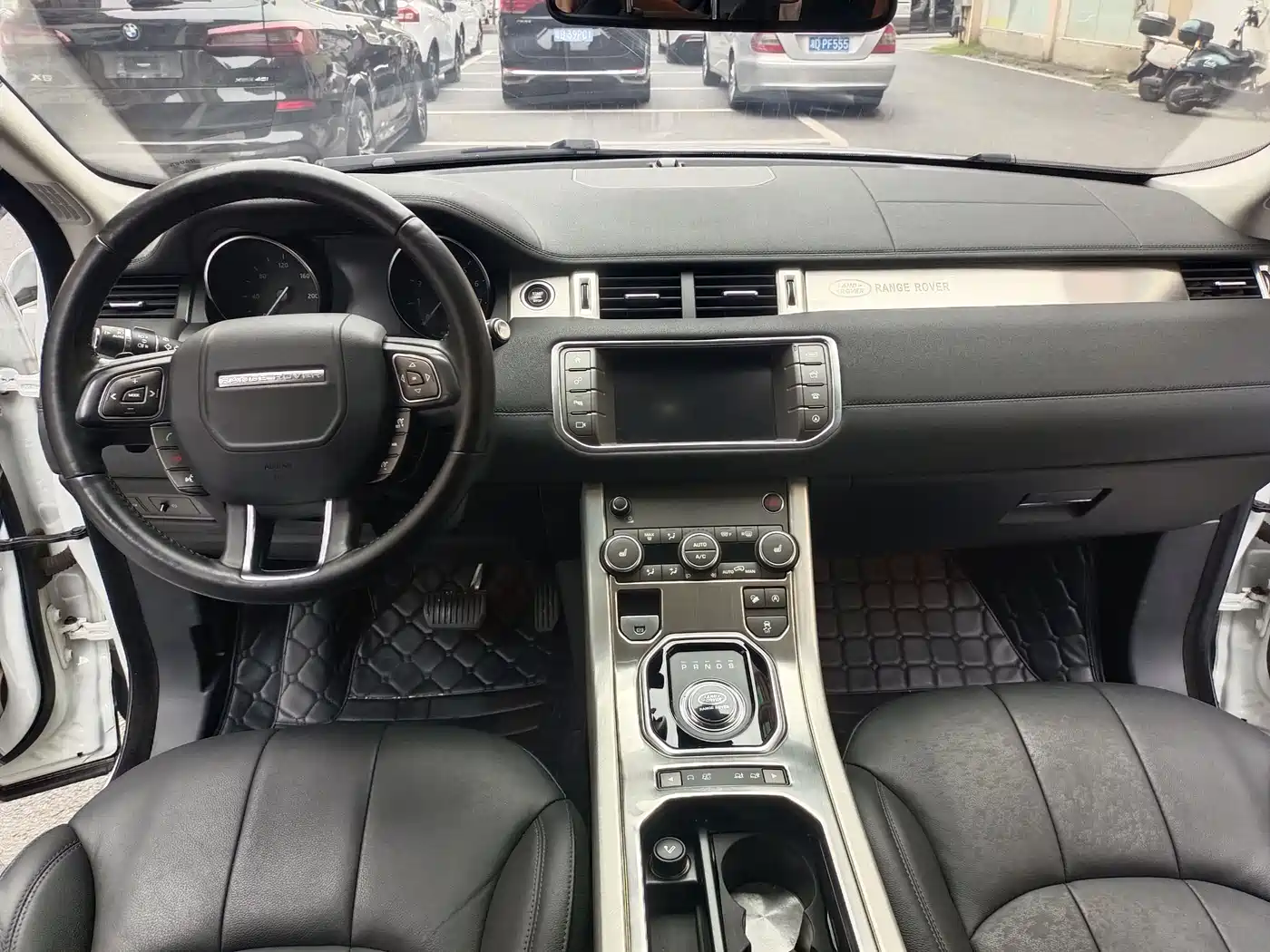 Land Rover Range Rover Evoque 2017 2.0T SE Smart Shine Edition фото 10