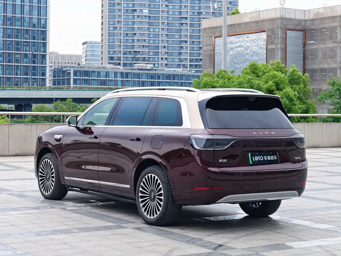 AITO Wenjie AITO M9 2025 Extended Range Ultra 52kWh 6-Seater фото 4