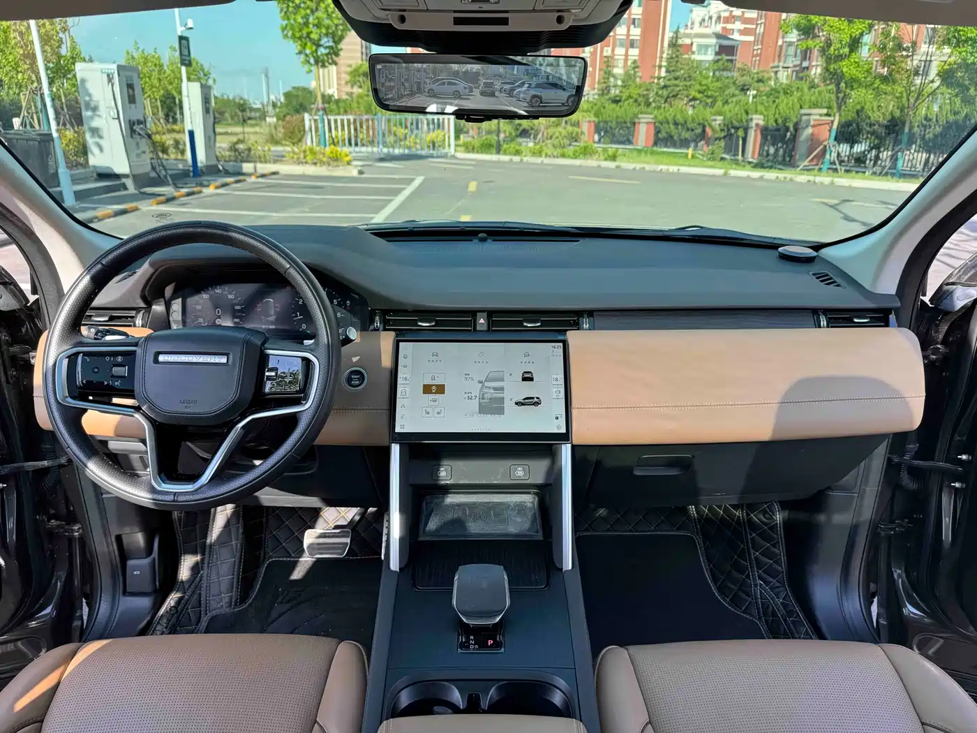 Land Rover Discovery Sport 2024 Luxury Custom Edition фото 19