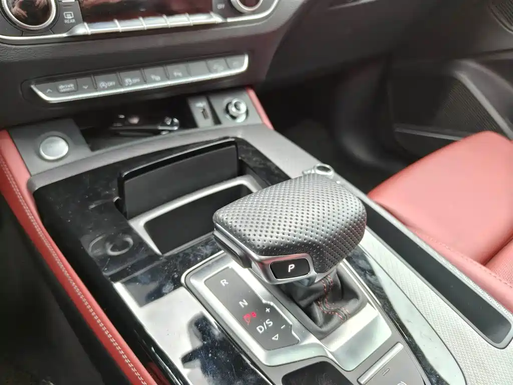Audi Q5L 2025 45 TFSI Luxury Dynamic фото 12