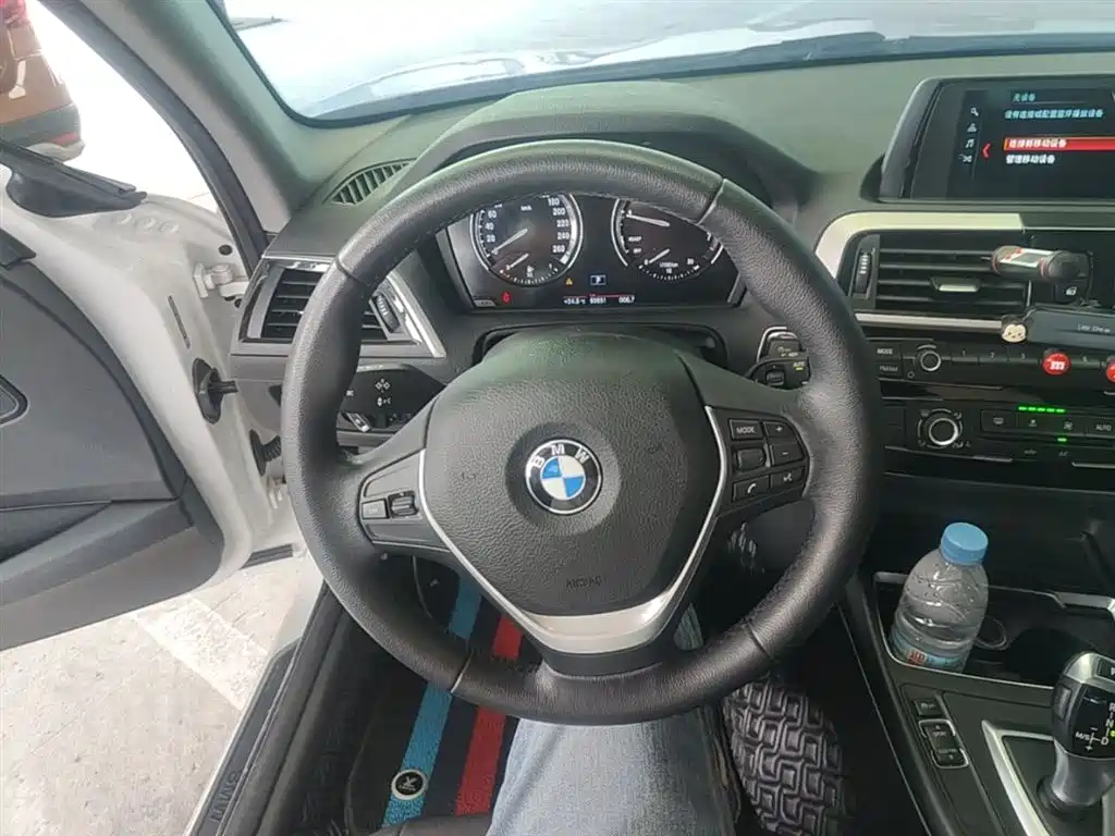 BMW 1 Series (Import) 2018 118i Leading фото 11