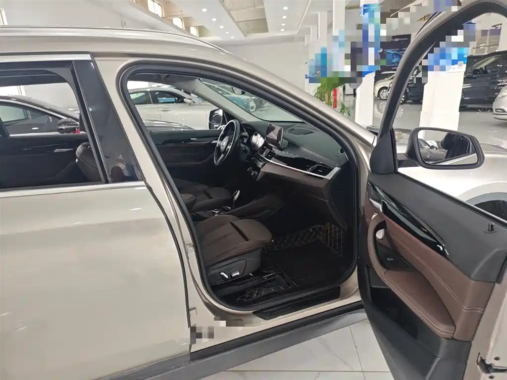 BMW X1 2022 sDrive25Li Leading фото 11