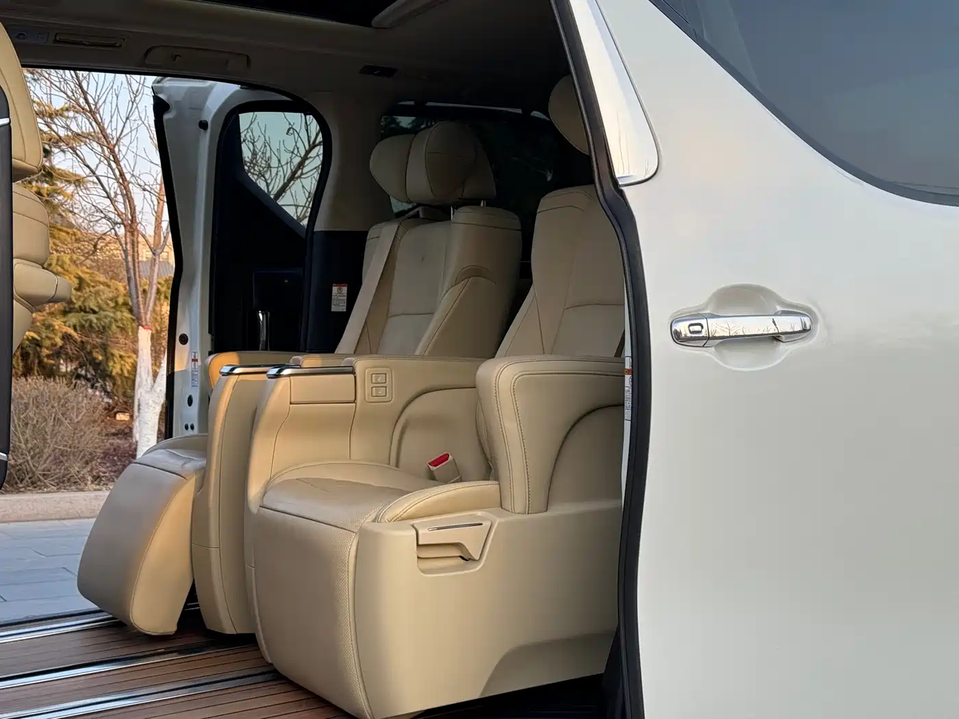Toyota Alphard 2015 3.5L Luxury Edition фото 10