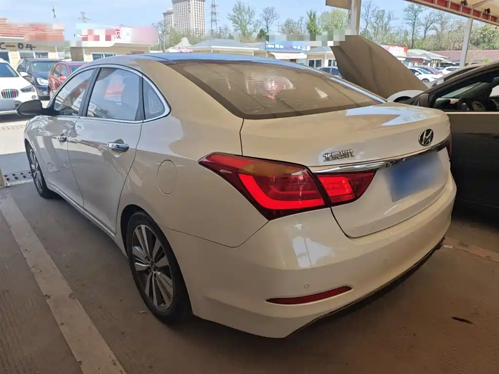 Hyundai Mistra 2014 1.8L Auto Premium DLX фото 23