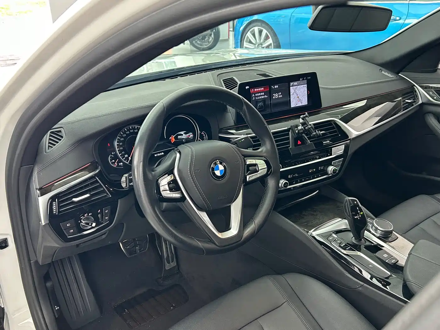 BMW 5 Series 2018 525Li Luxury Package фото 8