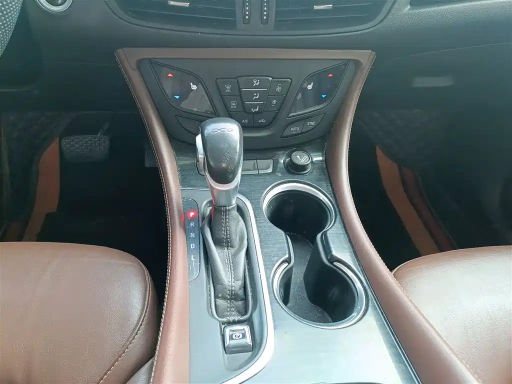 Buick Envision Plus 2018 20T 2WD Luxury фото 10