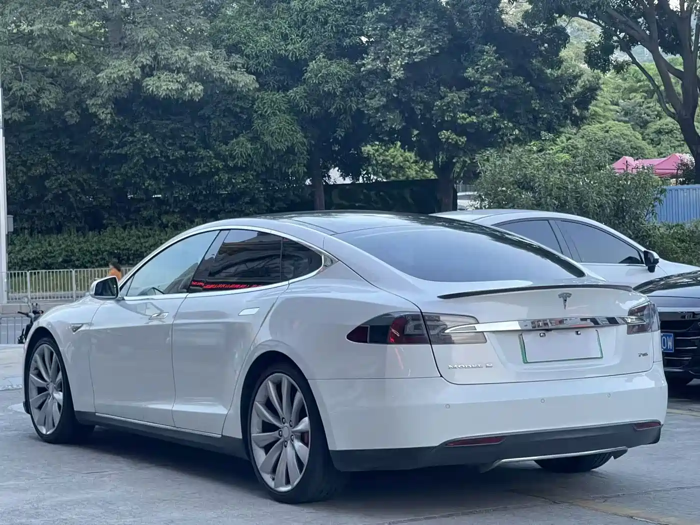 Tesla Model S 2014 2014 Model S P85