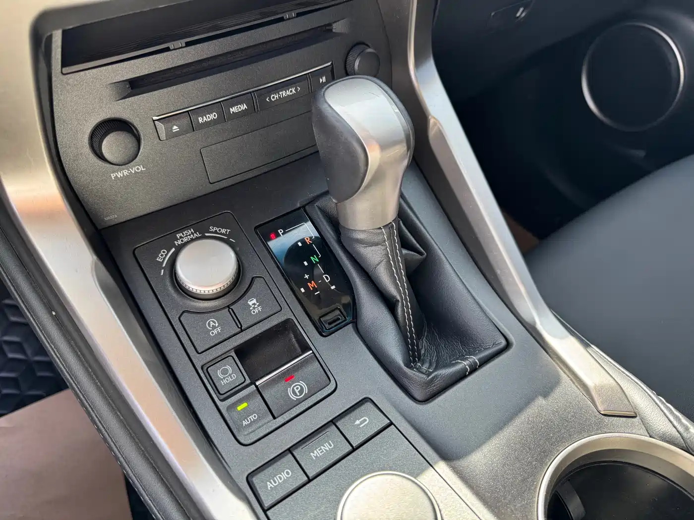 Lexus NX 2015 200t AWD F Sport фото 8