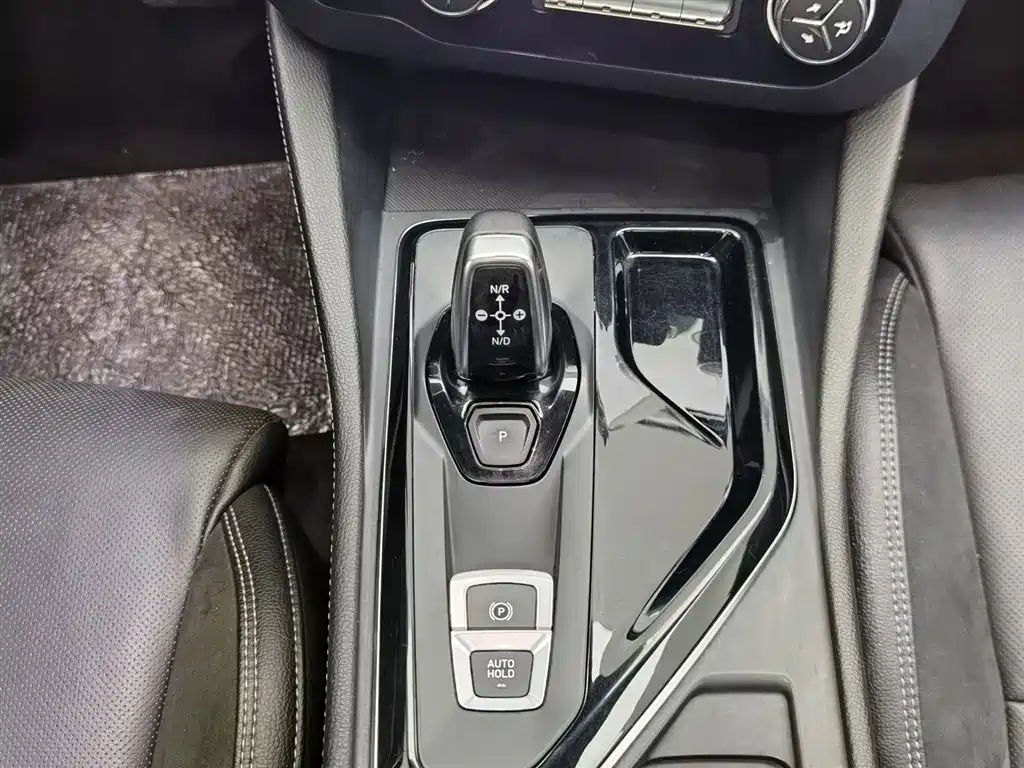 Lynk & Co 02 2021 1.5TD DCT 2WD Power Champion Edition фото 13
