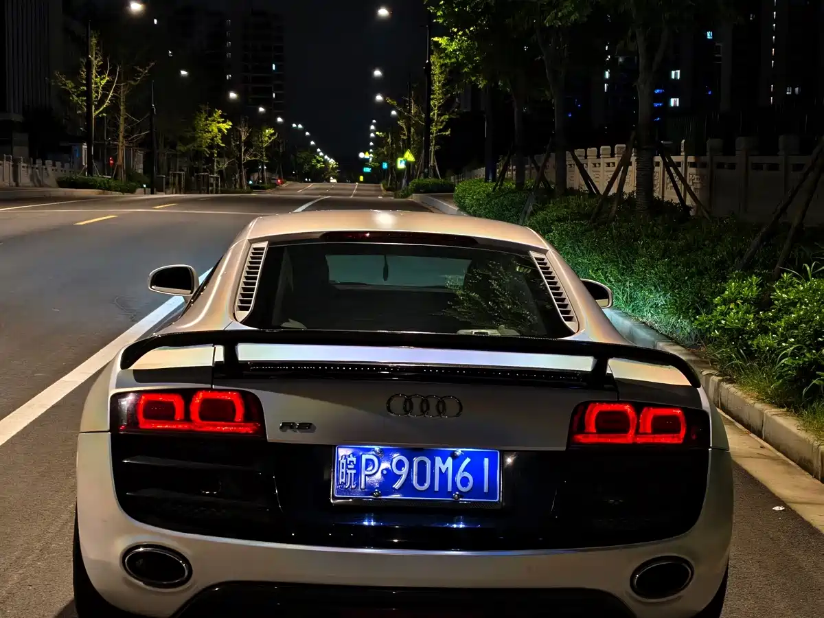 Фото 11 - Audi R8