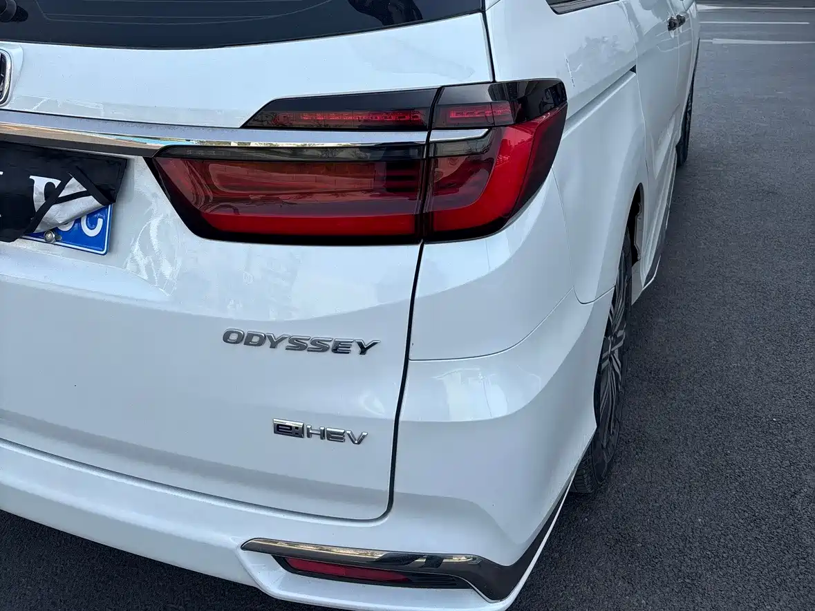 Honda Odyssey 2024 2.0L e:HEV Sharp·Comfort Edition фото 5