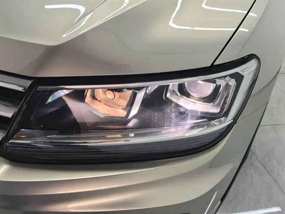 Volkswagen Tiguan L 2021 330TSI Automatic 2WD R-Line Premium фото 5