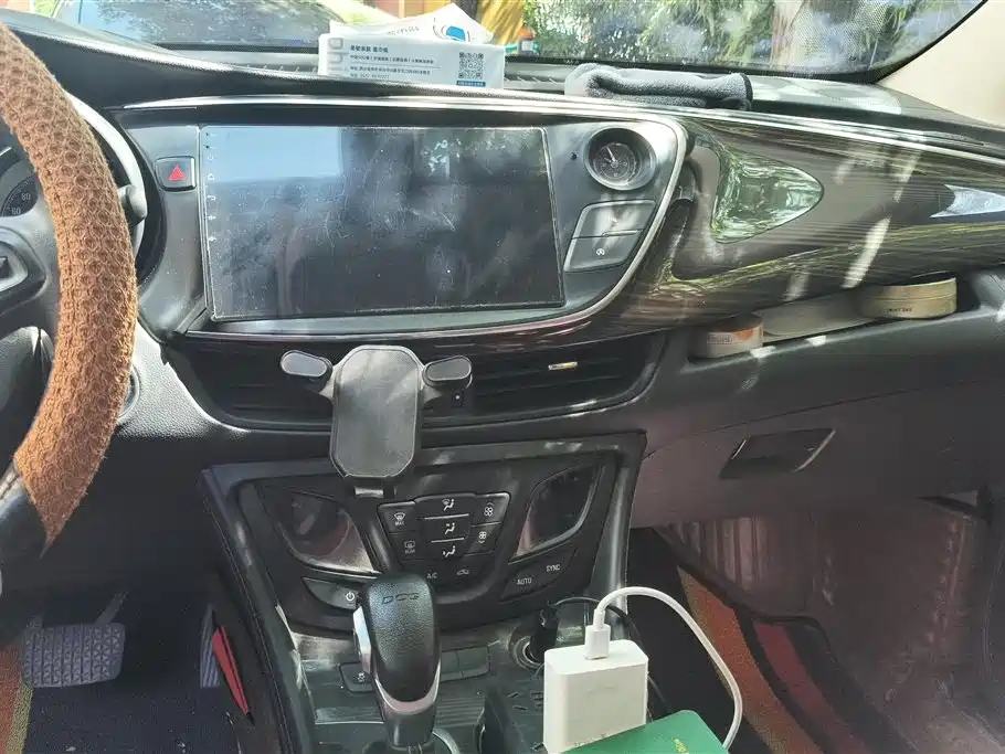 Buick Envision Plus 2020 20T FWD Leading фото 13