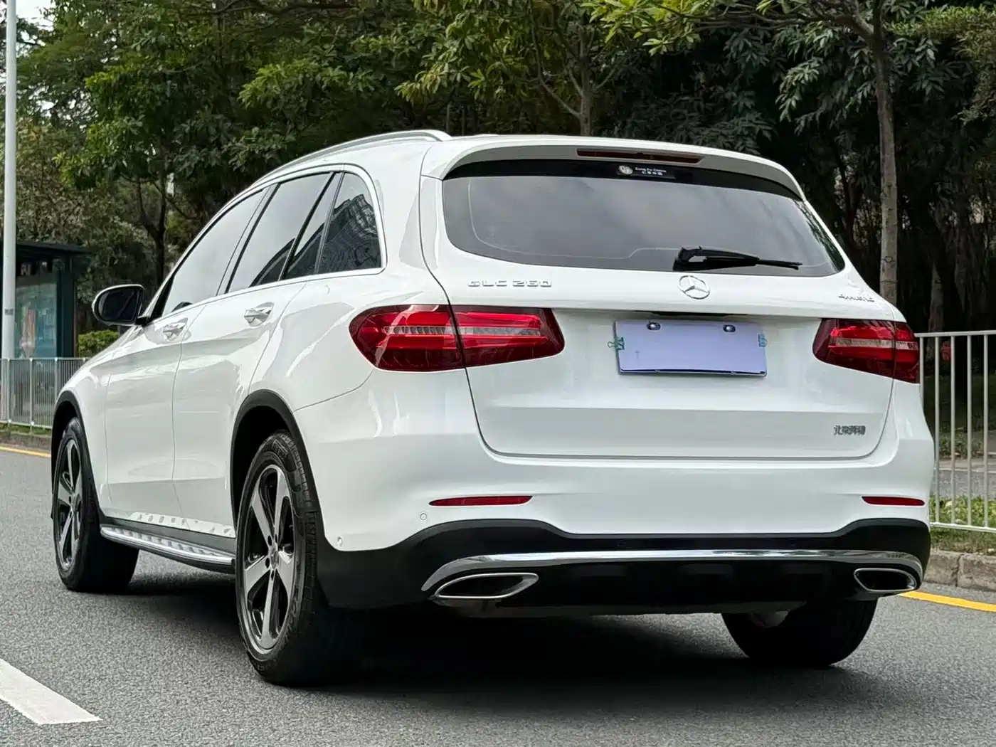 Mercedes-Benz GLC 2018 Facelift GLC 260 4MATIC Luxury фото 18