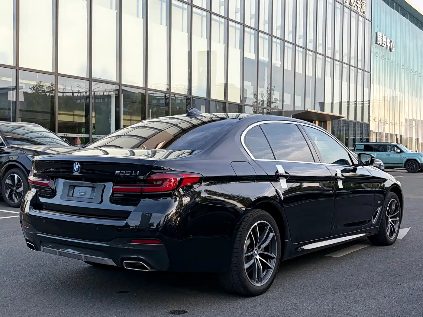 BMW 5 Series 2022 Model Second Facelift 525Li M Sport Package фото 17