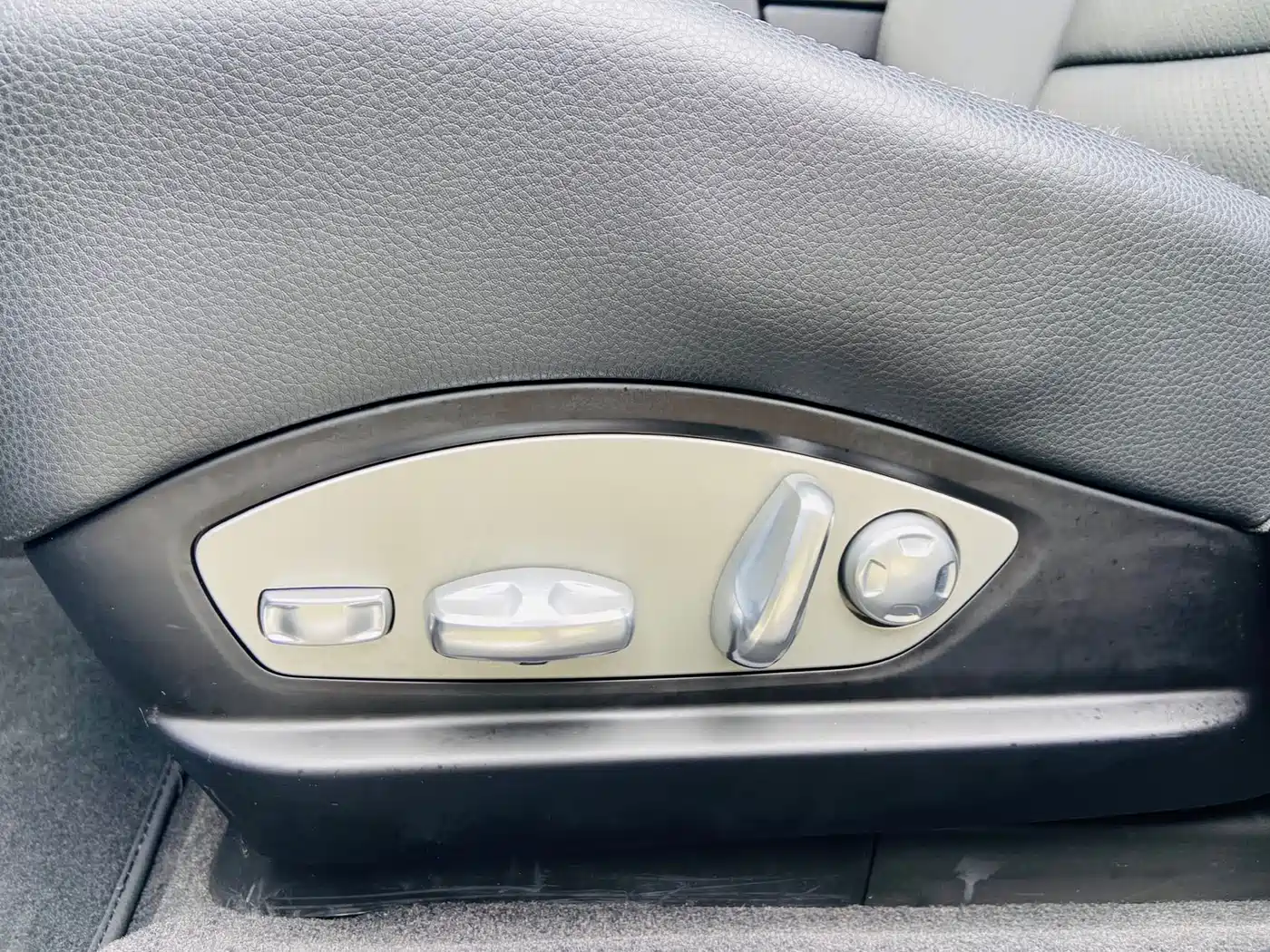 Porsche Panamera 2014 Panamera 3.0T фото 12