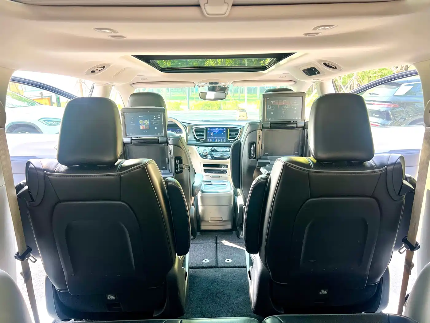 Chrysler Pacifica 2019 2017 3.6L Premium Edition
