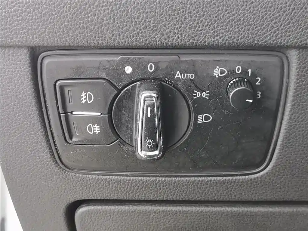 Volkswagen Magotan 2017 330TSI DSG Leading фото 21