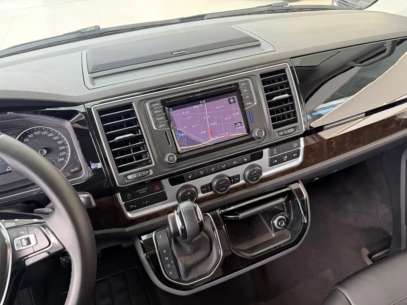 Volkswagen Multivan 2019 2019 2.0TSI 4WD Premium 7-seater