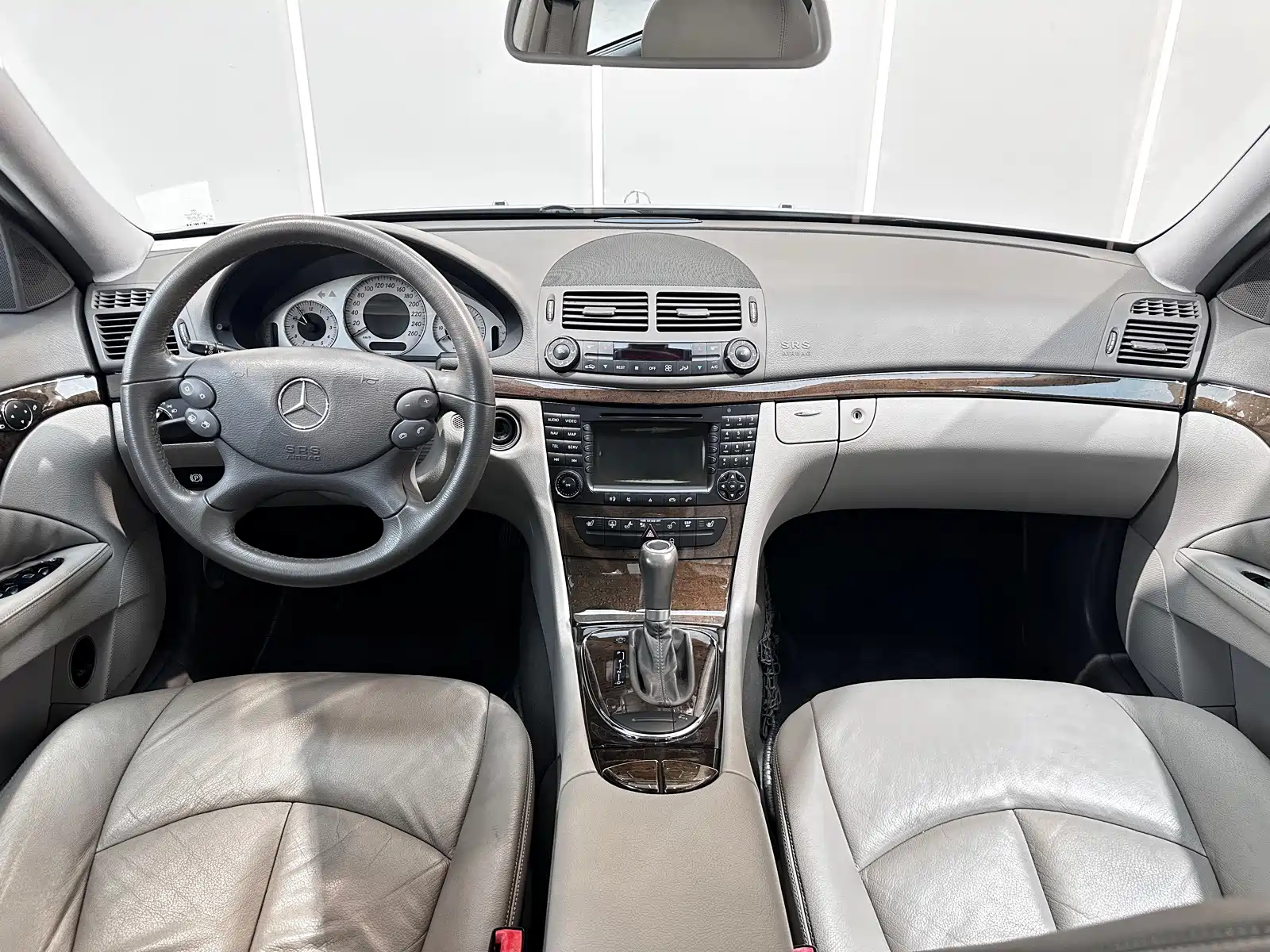 Photo 11 - Mercedes-Benz E-Class