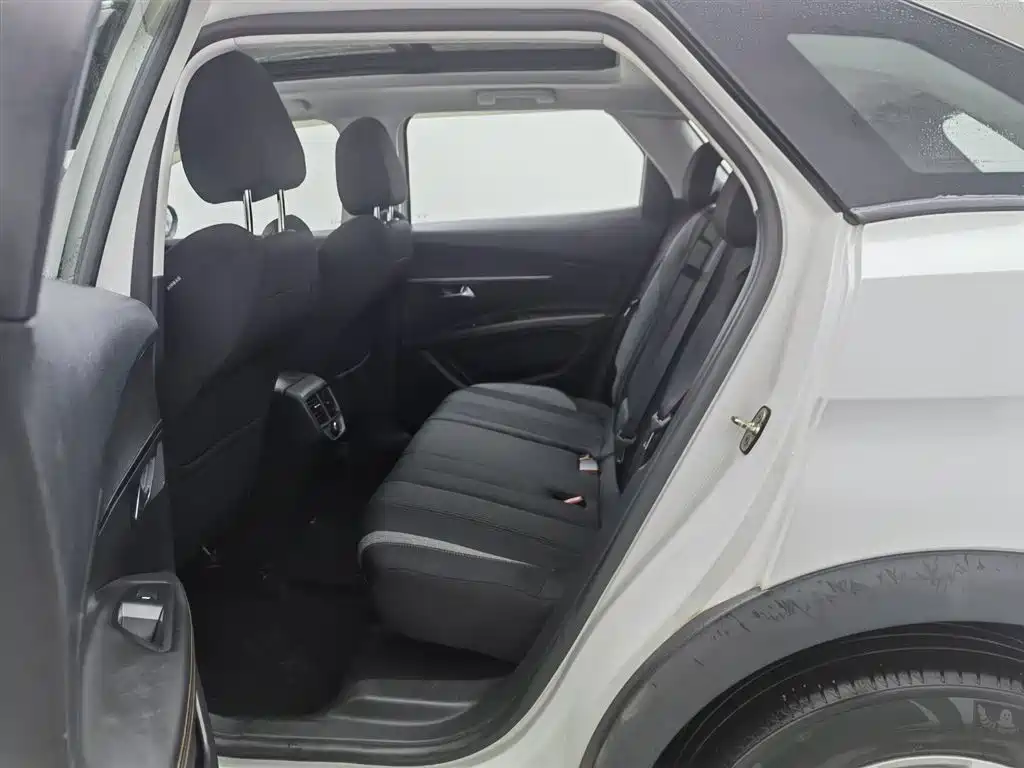 Peugeot 4008 2018 350THP Comfort Edition фото 15