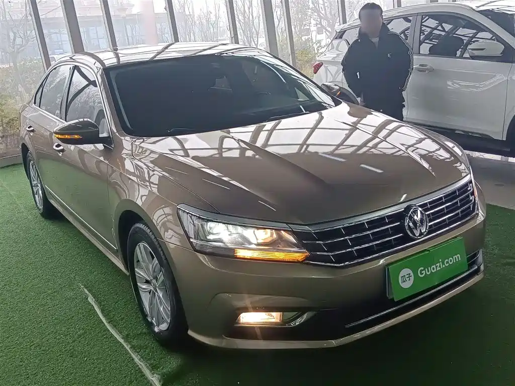 Volkswagen Passat 2016 330TSI DSG Honor Edition фото 4